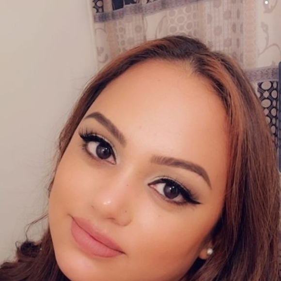 Meet your Posher, Claudia - Picture 1 of 1